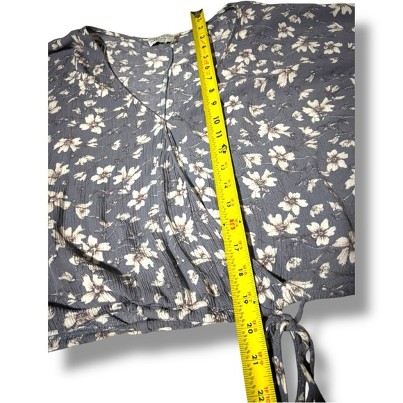 Dress Forum Free People Gray/Purple Blouse with Bishop Sleeves and Relaxed Fit - Picture 10 of 16